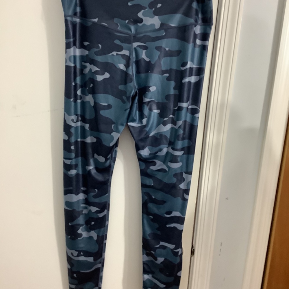 NWT NIKE ONE DRI - FIT GRAY CAMOUFLAGE LEGGINGS SIZE XL - Picture 3 of 9